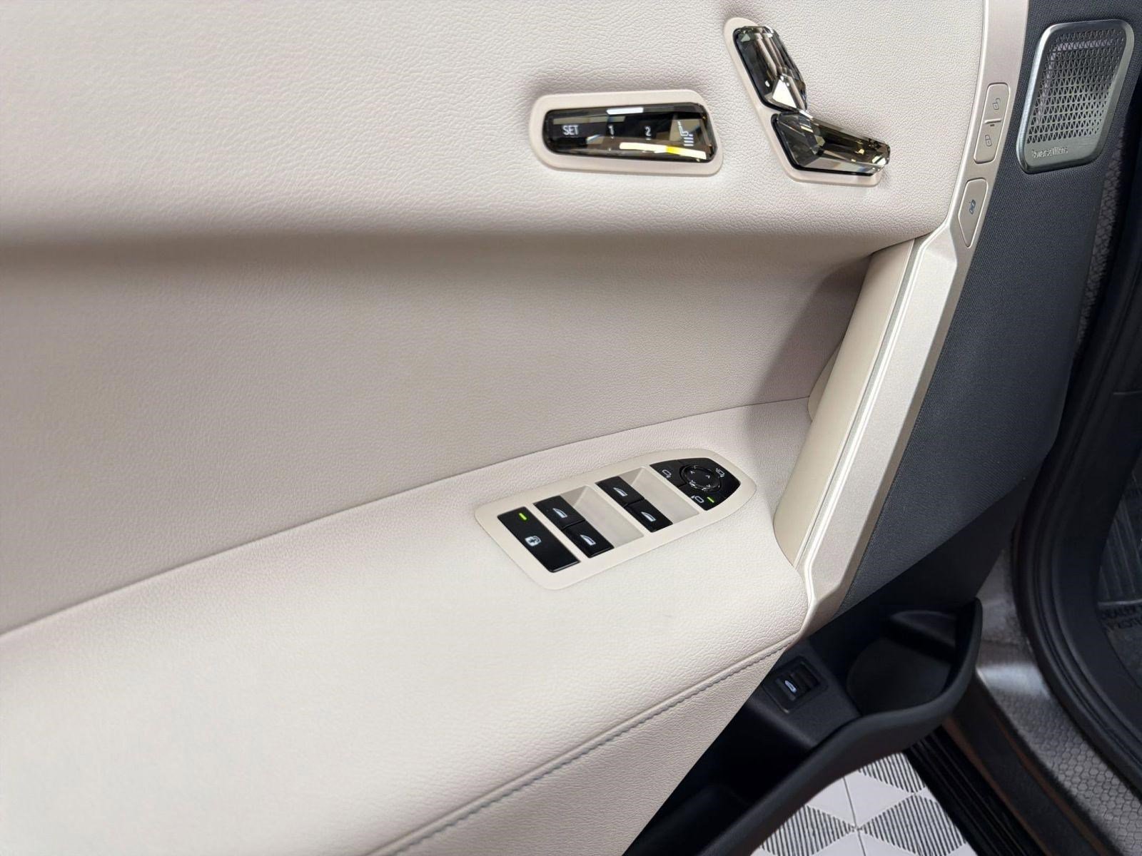 Certified 2023 BMW iX xDrive50 w/ Premium Package image 13