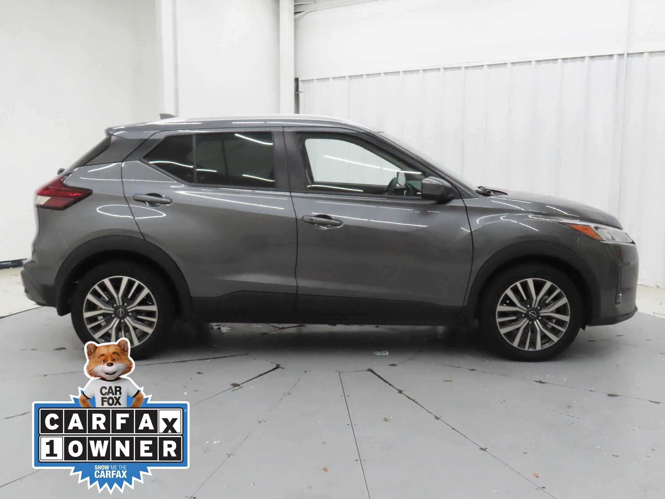 Used 2023 Nissan Kicks SV FWD image 2