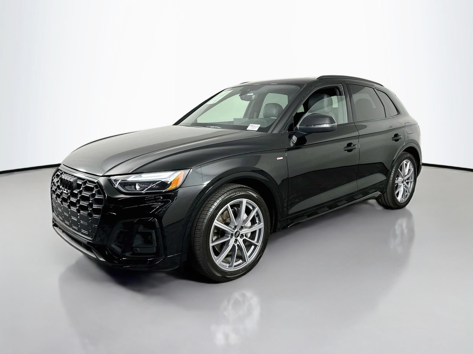 Used 2023 Audi Q5 e Premium Plus w/ Premium Plus Package AWD/4WD image 3