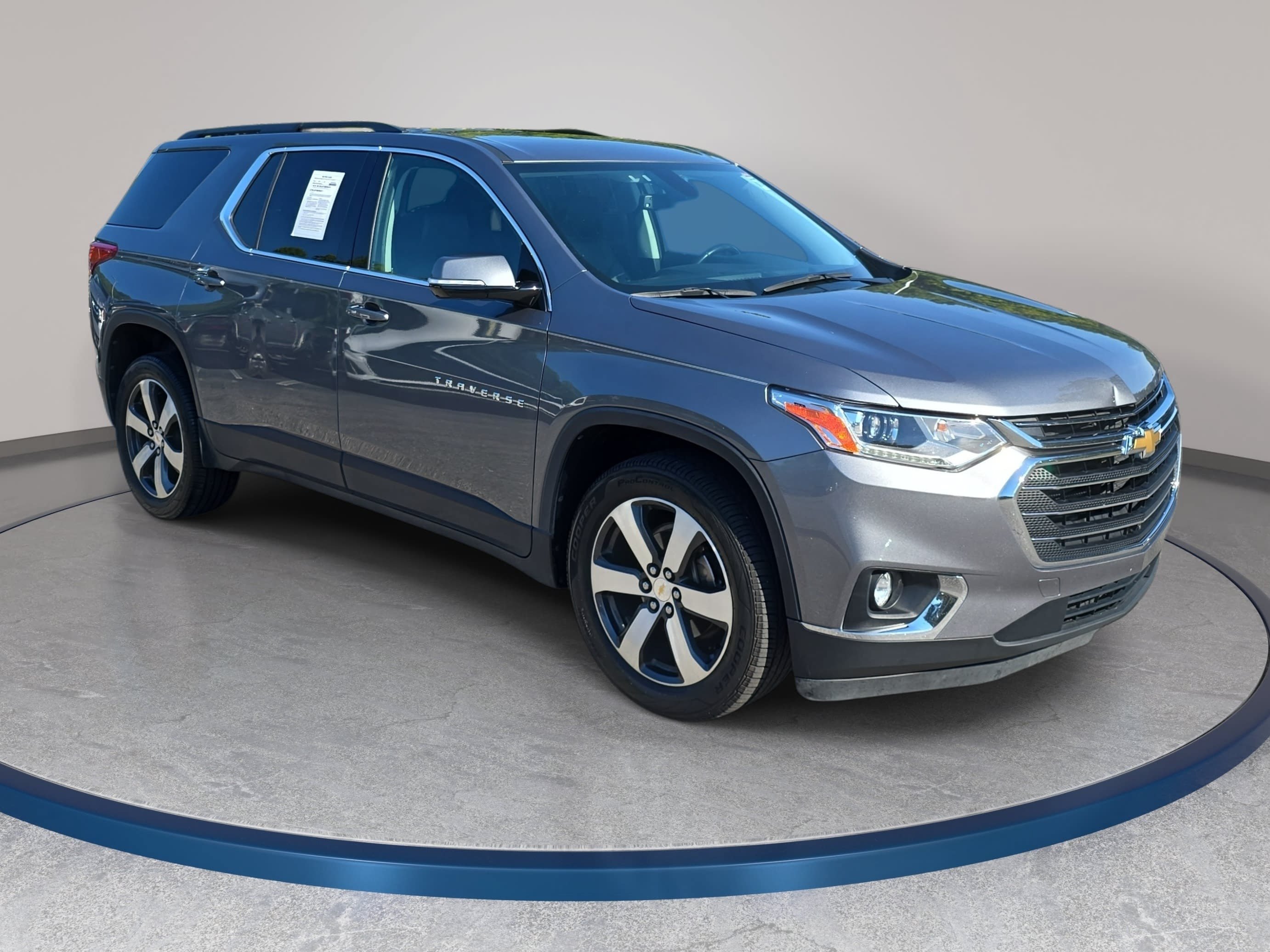 Used 2019 Chevrolet Traverse LT w/ LT Premium Package AWD/4WD image 3