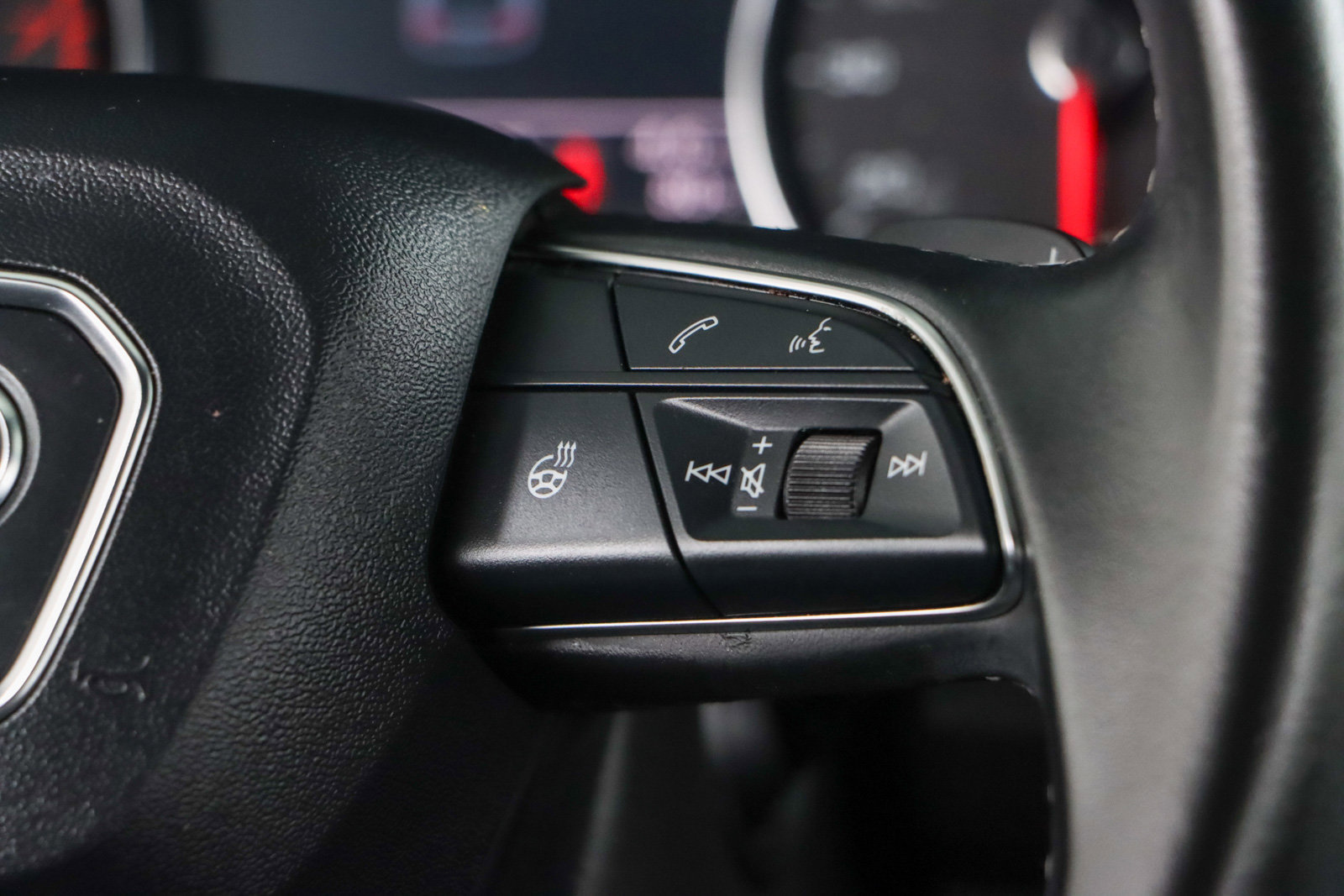 Used 2023 Audi Q5 2.0T Premium w/ Convenience Package image 14