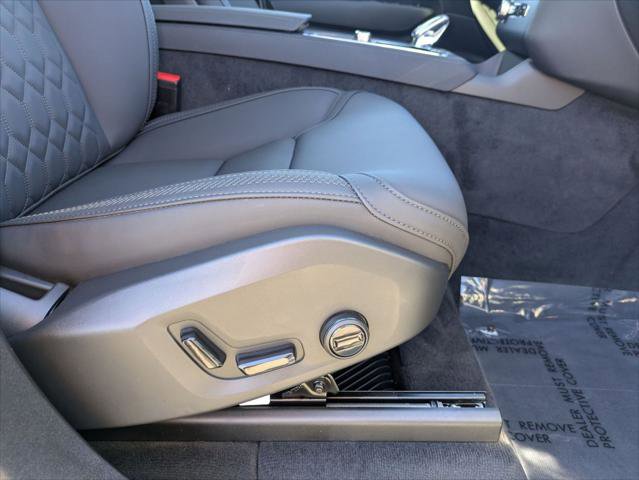 Used 2025 Volvo XC90 B6 Plus w/ Protection Package Premier image 25