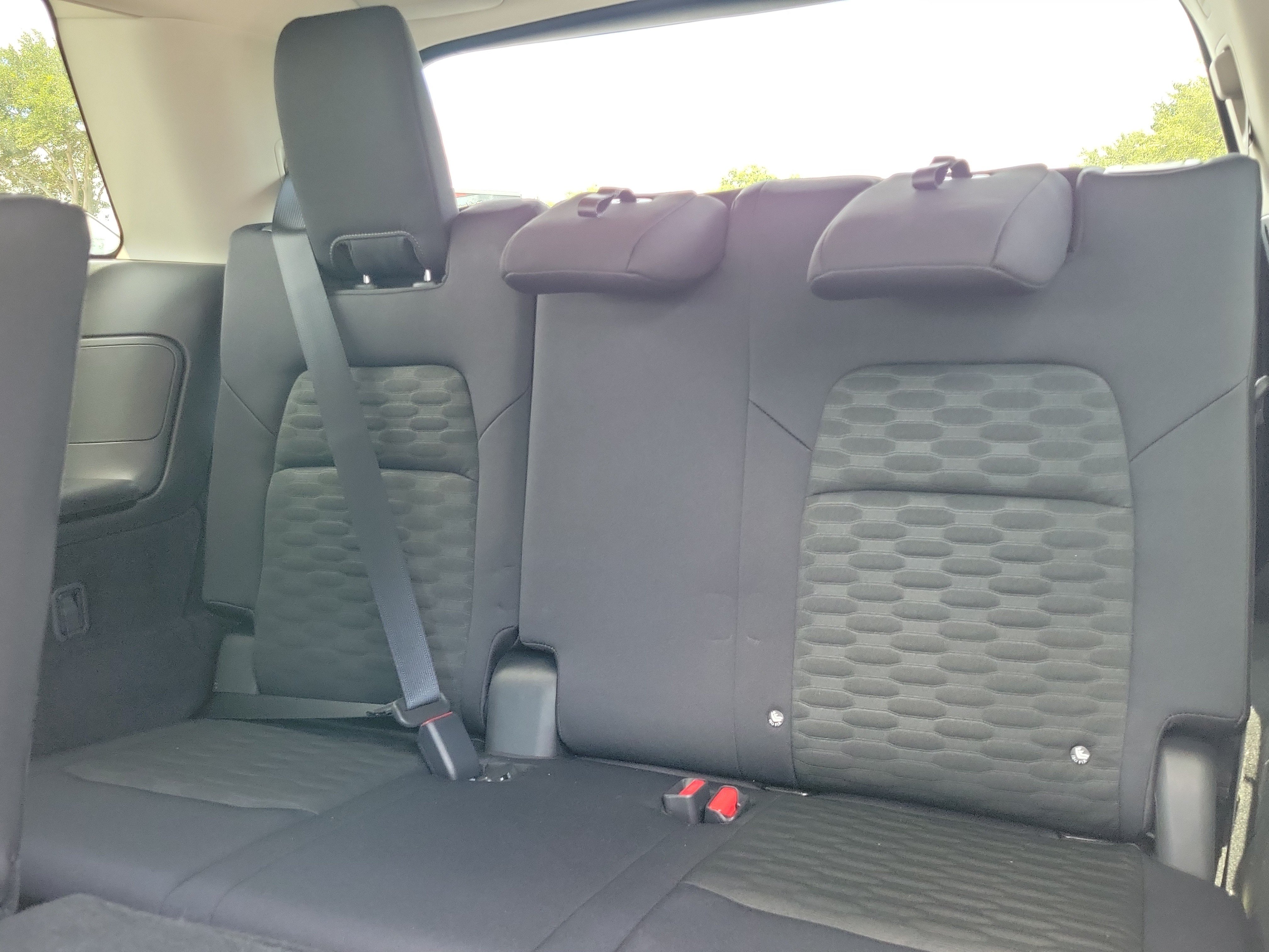 Used 2025 Nissan Pathfinder S FWD image 11