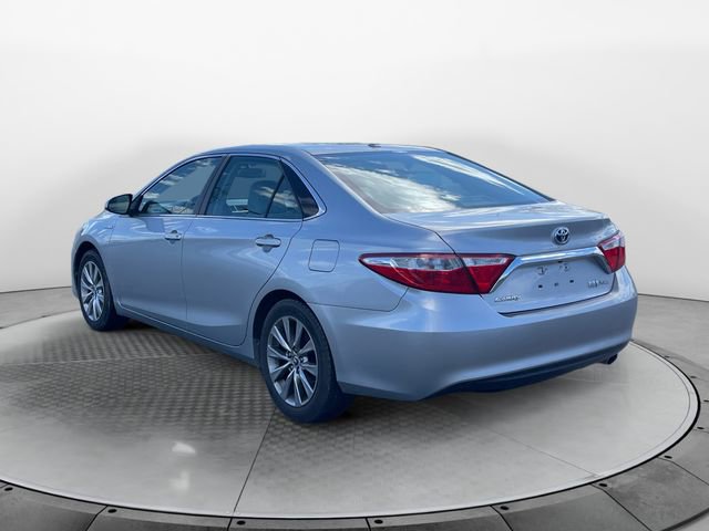 Used 2015 Toyota Camry XLE w/ Moonroof Package FWD image 3