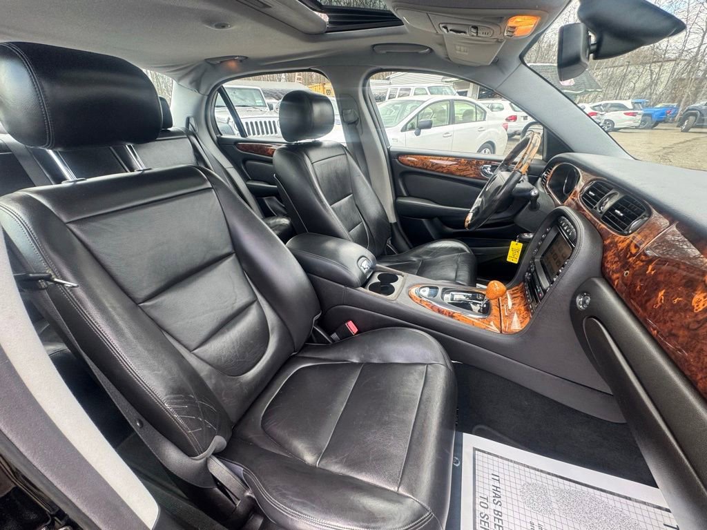 Used 2006 Jaguar XJ8 image 20