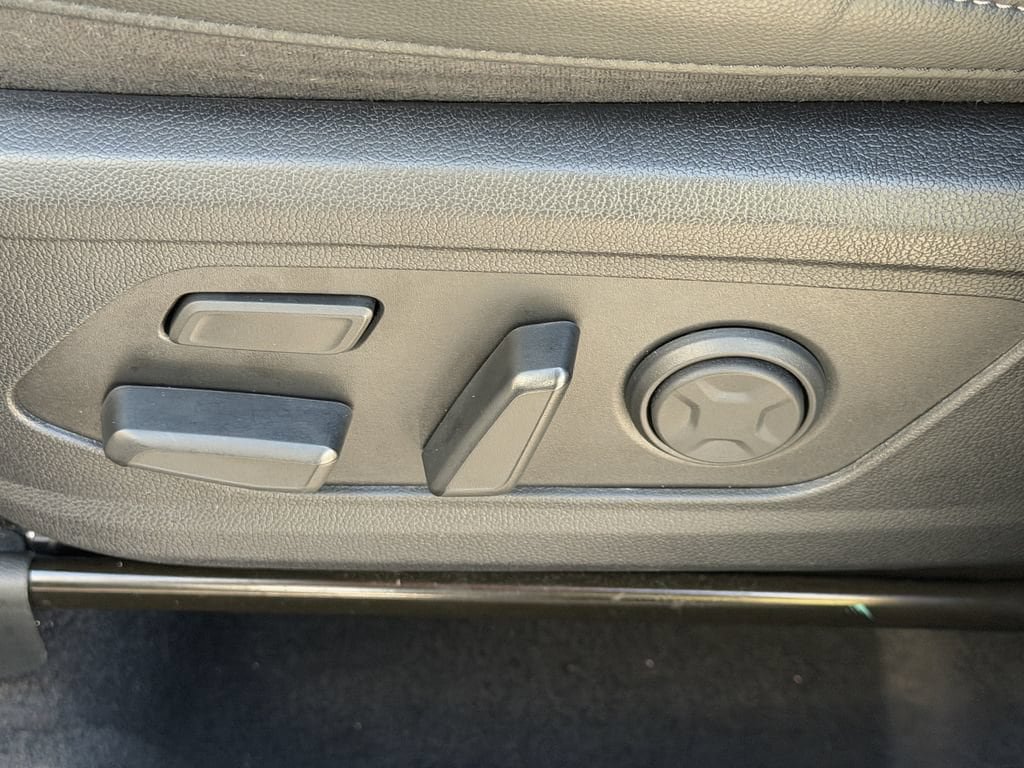 Certified 2025 Kia Sorento SX Prestige AWD/4WD image 27