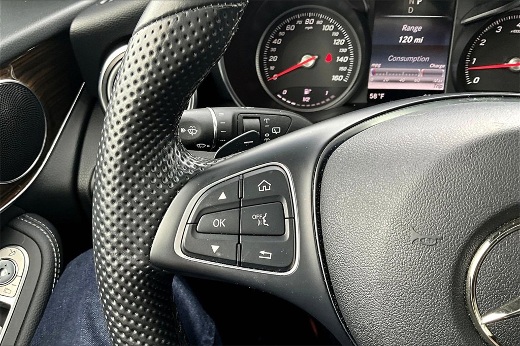 Used 2019 Mercedes-Benz GLC 300 4MATIC image 17