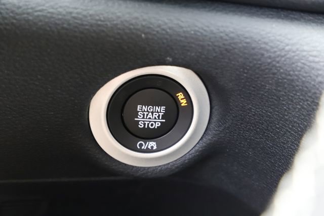 Used 2026 Chrysler Pacifica Select FWD image 36