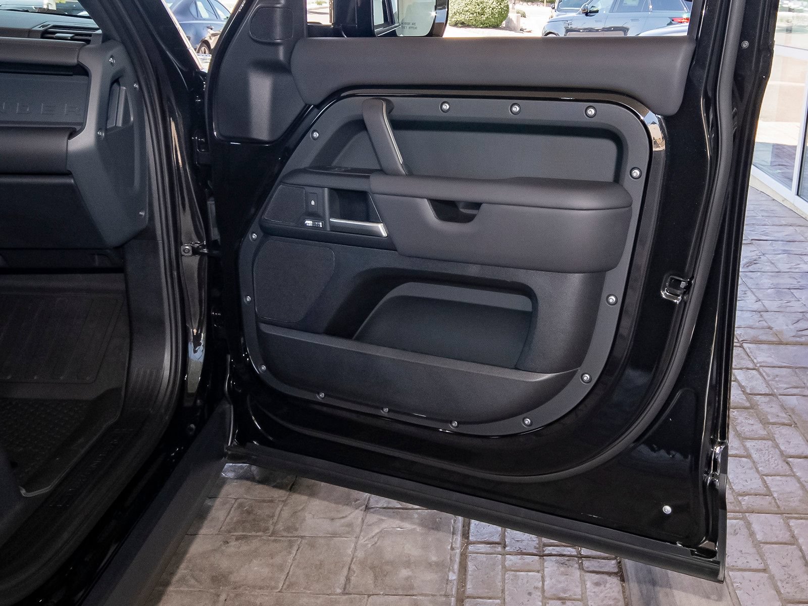 New 2026 Land Rover Defender 110 X-Dynamic SE AWD/4WD image 44