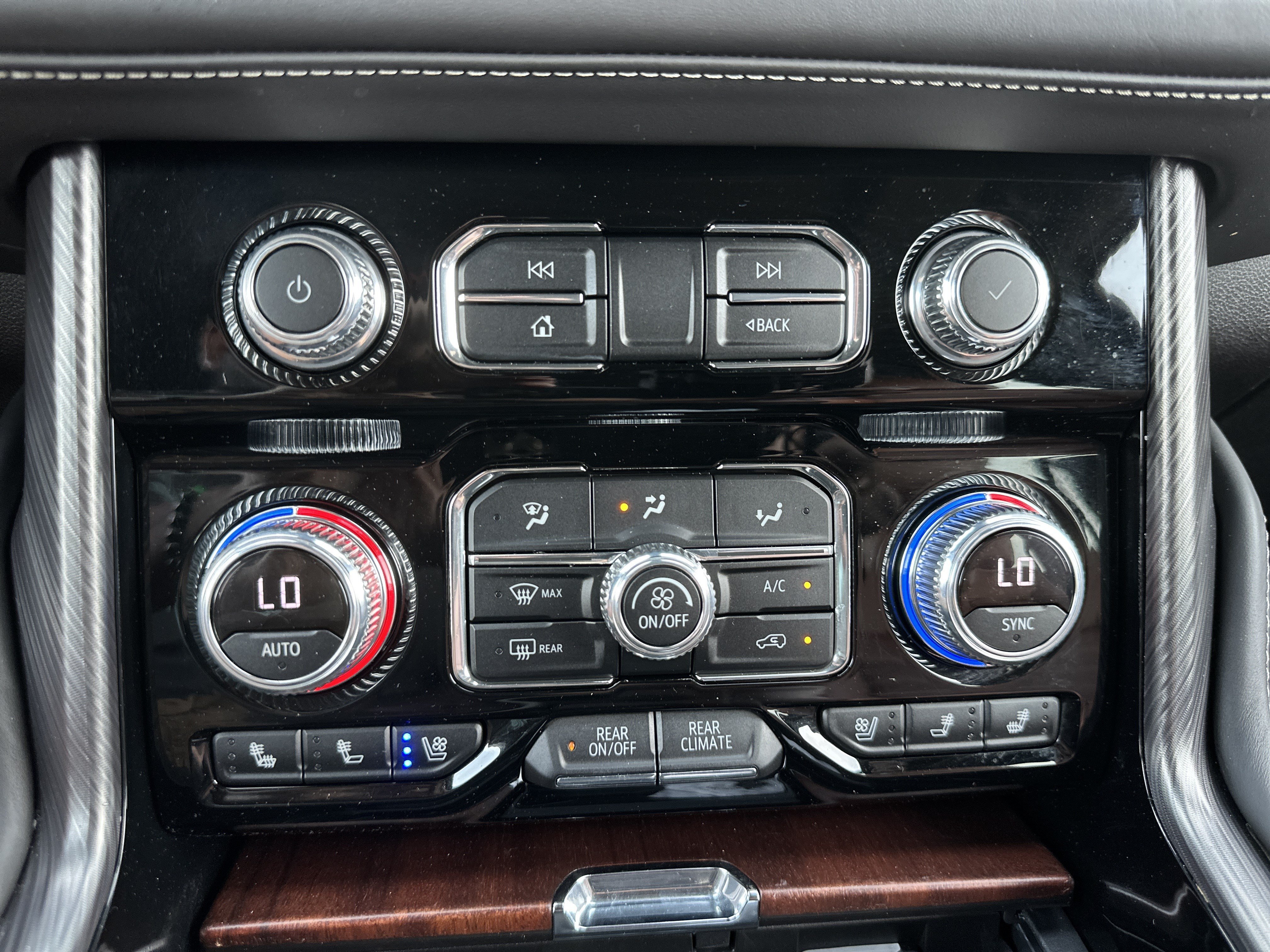 Certified 2023 GMC Yukon XL Denali Ultimate AWD/4WD image 34
