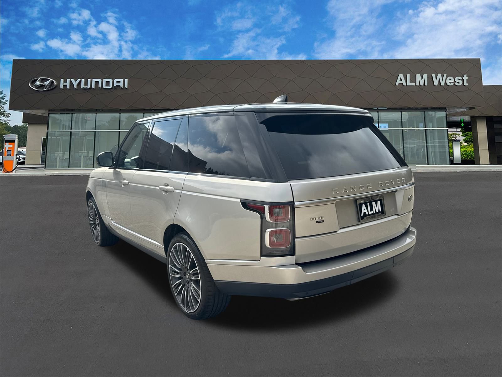 Used 2020 Land Rover Range Rover HSE image 7