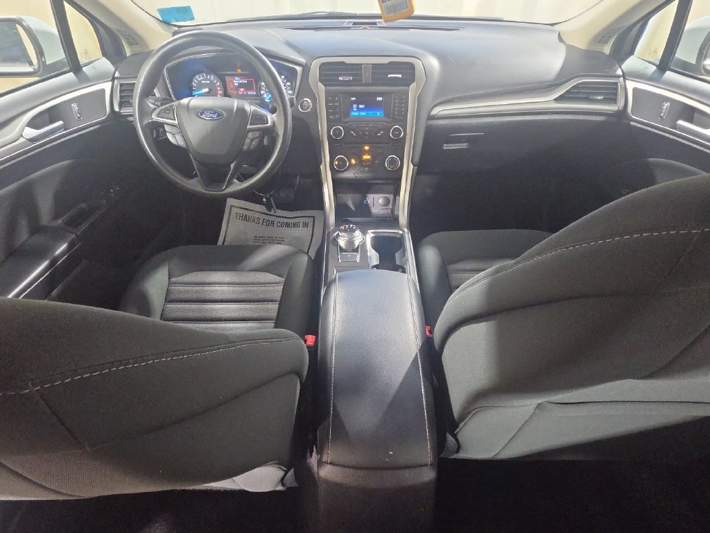 Used 2018 Ford Fusion SE FWD image 5