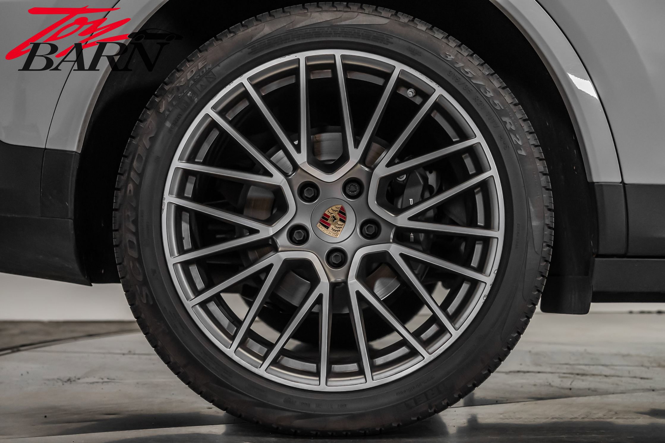 Used 2023 Porsche Cayenne Platinum Edition image 15