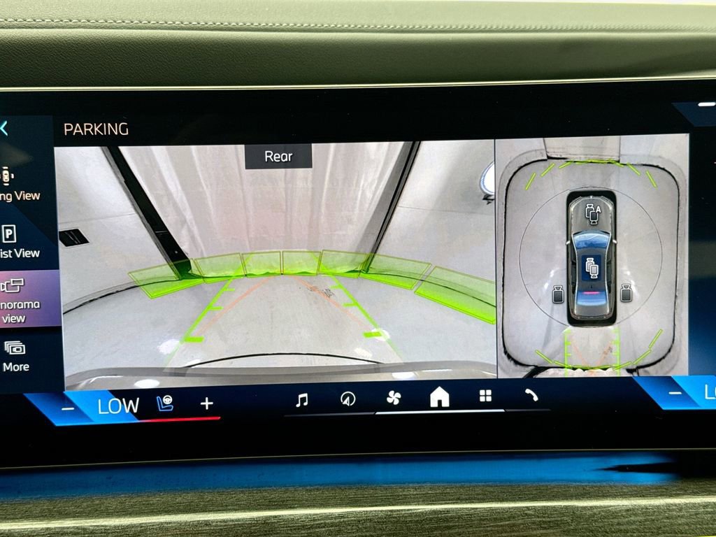 Used 2023 BMW 760i xDrive AWD/4WD image 15