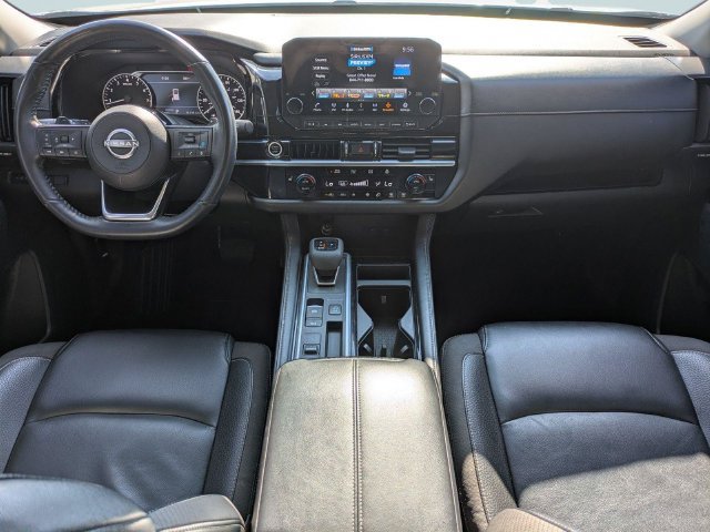 Used 2023 Nissan Pathfinder SL FWD image 17