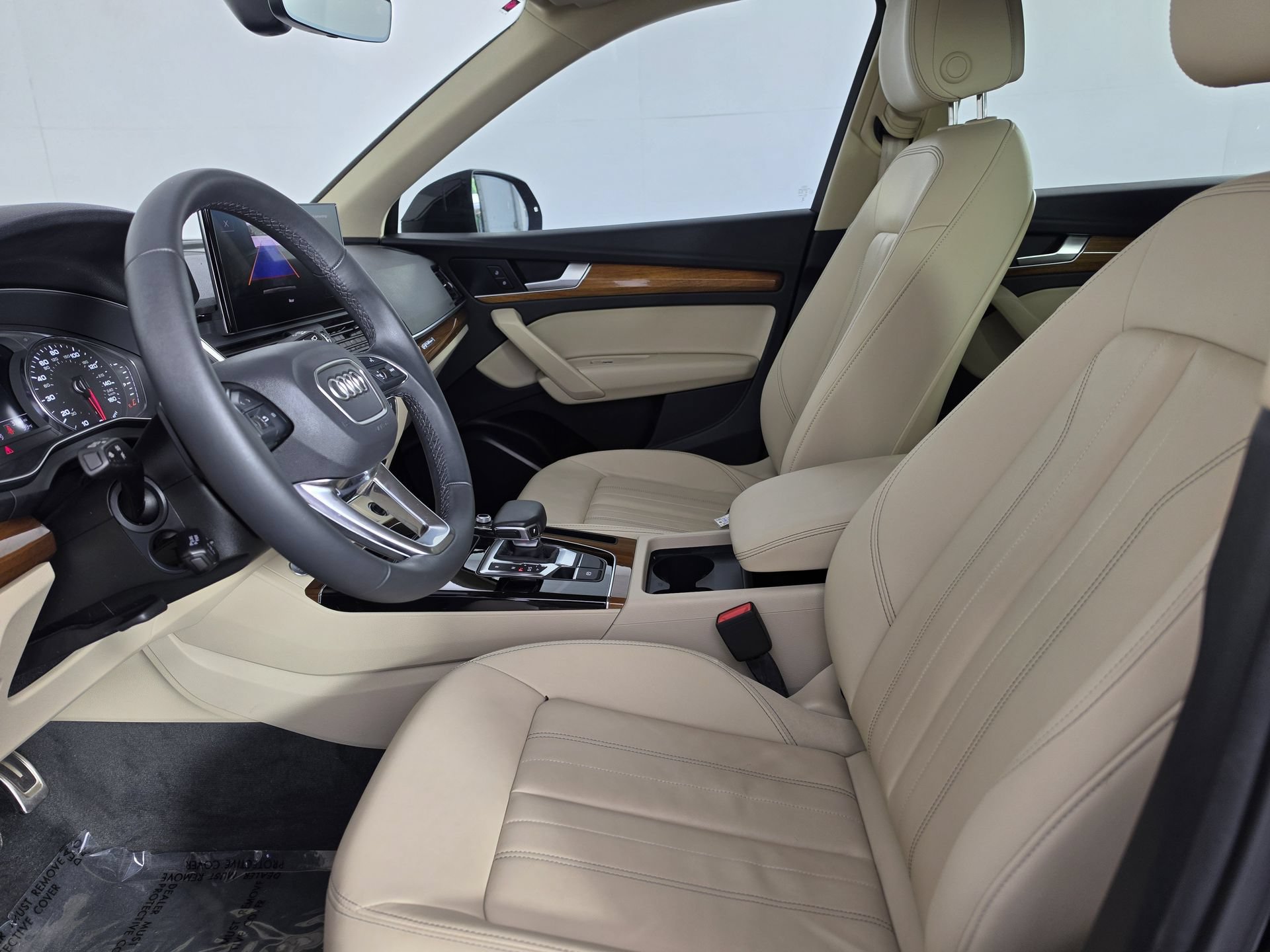 Used 2024 Audi Q5 Premium AWD/4WD image 3