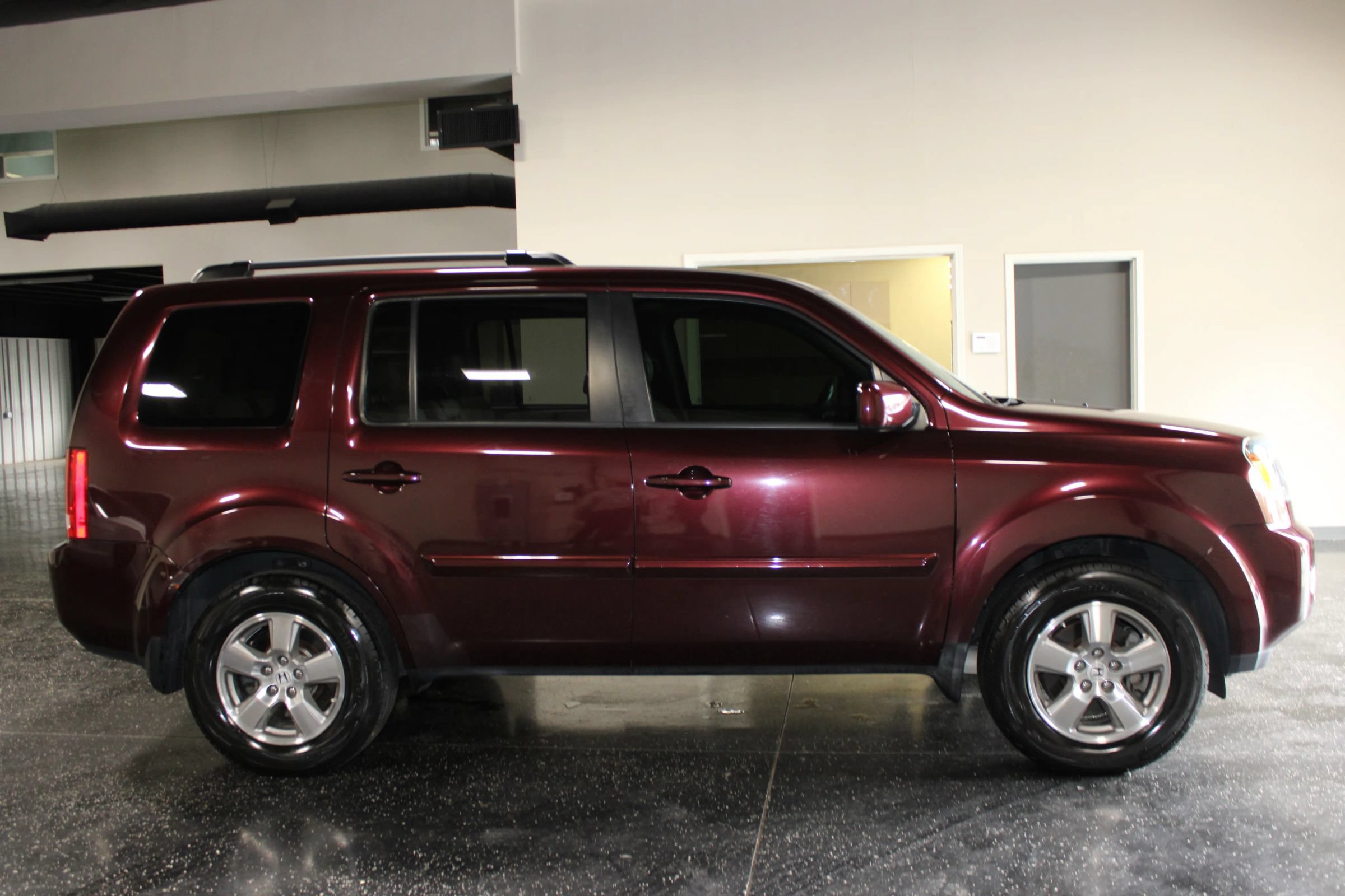 Used 2011 Honda Pilot EX-L image 2