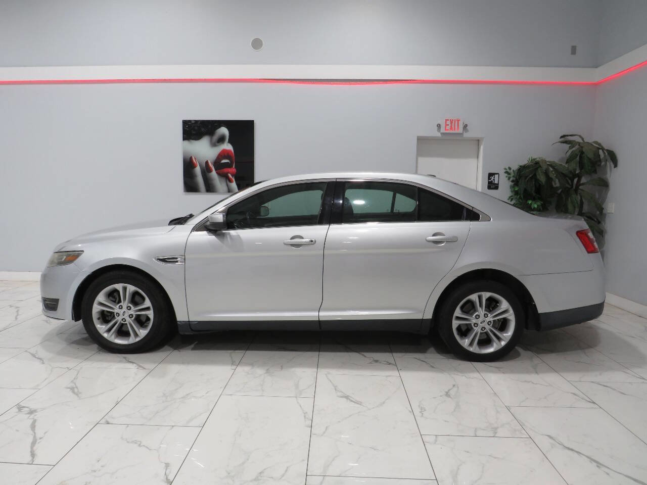 Used 2015 Ford Taurus SEL w/ Equipment Group 201A FWD image 6