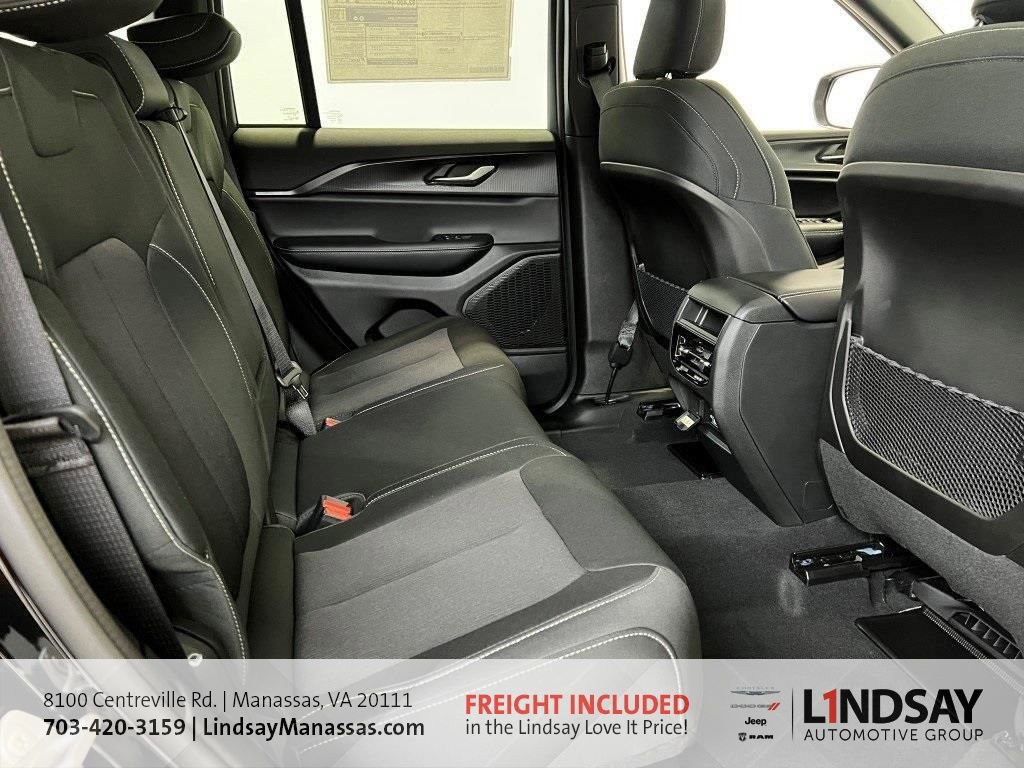 New 2025 Jeep Grand Cherokee Laredo X w/ Luxury Tech Group I image 13