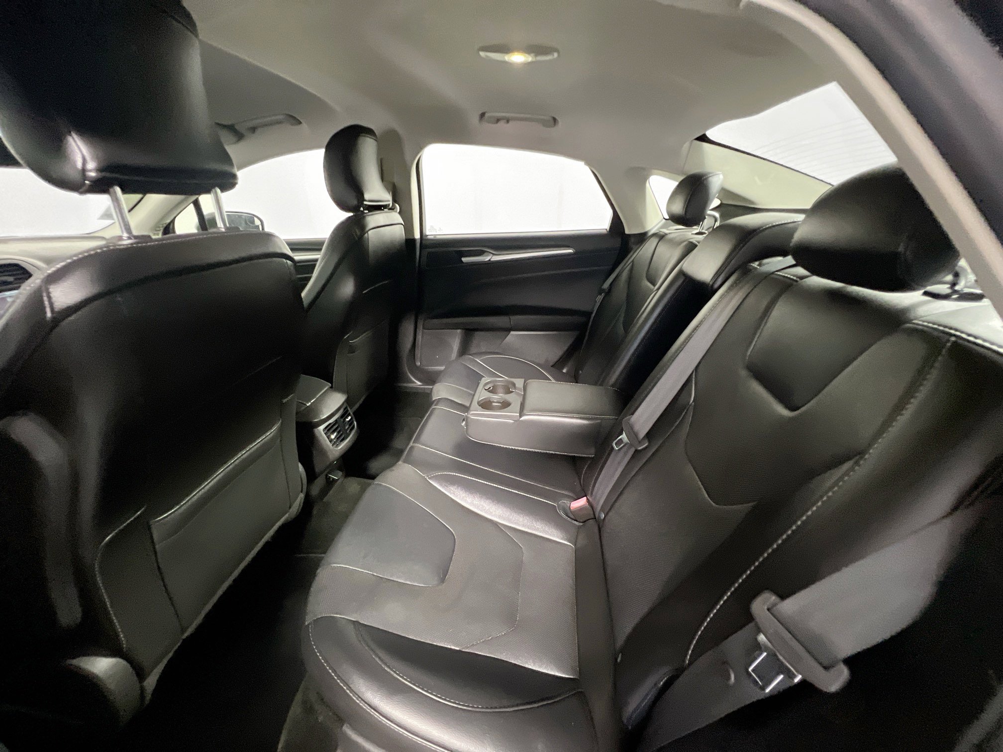 Used 2016 Ford Fusion Titanium FWD image 29