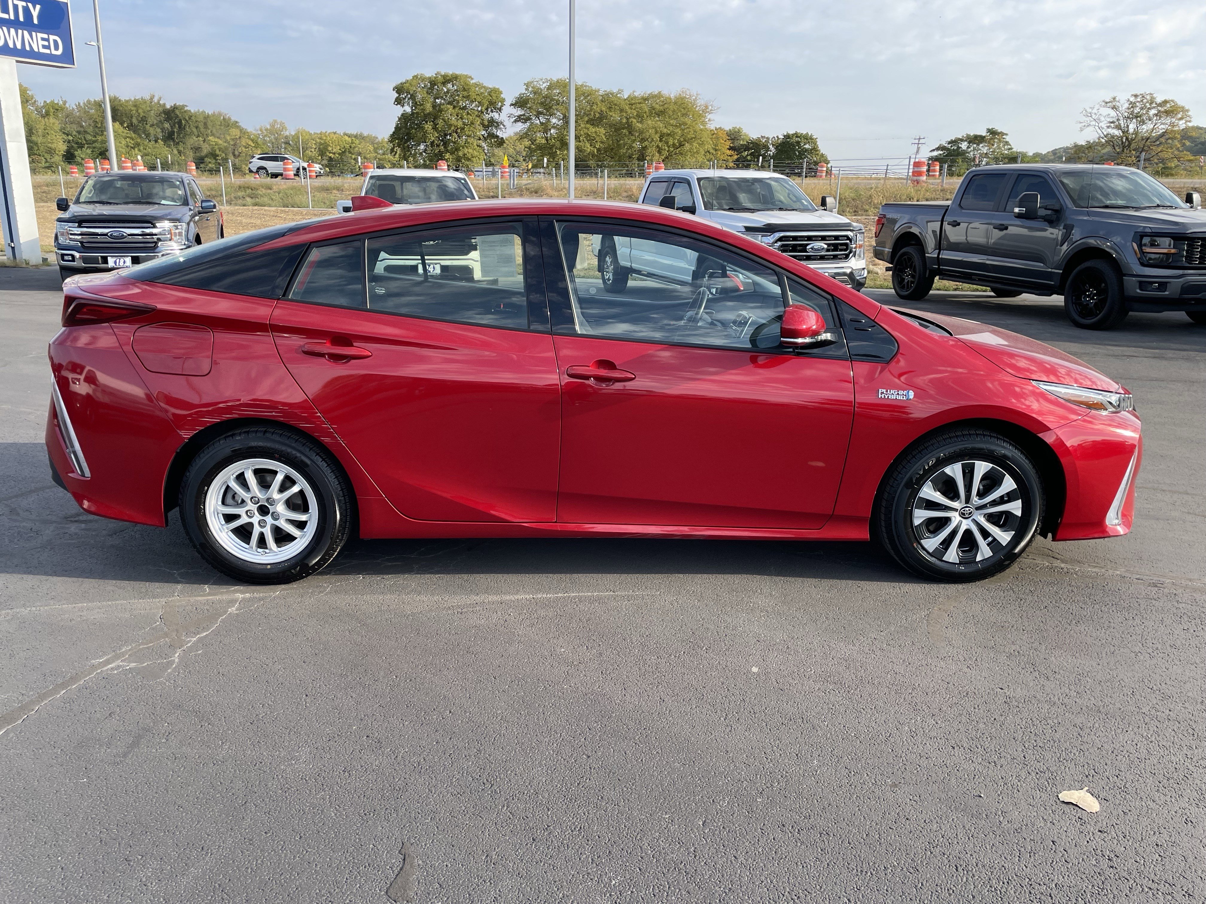 Used 2020 Toyota Prius Prime LE image 8