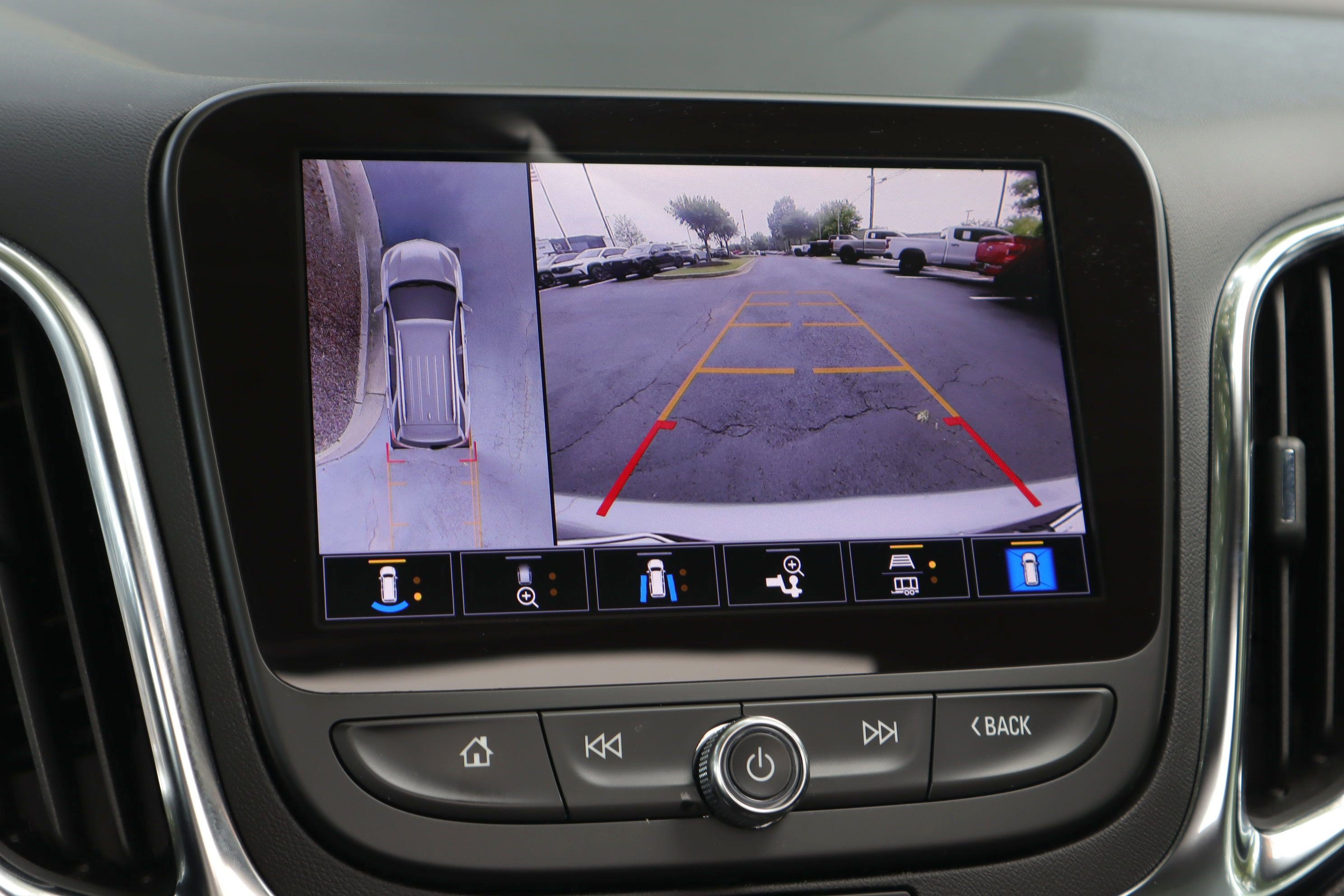 Used 2024 Chevrolet Equinox LT FWD image 14