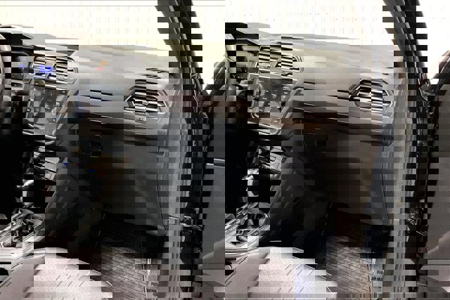 Used 2024 Volkswagen Tiguan SE R-Line w/ MDO Package, Three-Row image 16