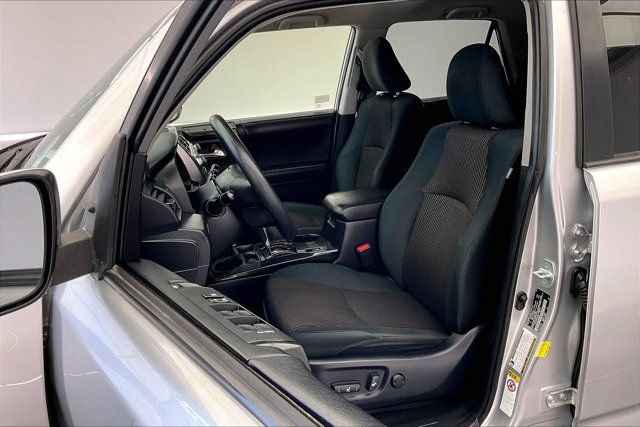 Used 2018 Toyota 4Runner TRD Off-Road w/ Convenience Package AWD/4WD image 18