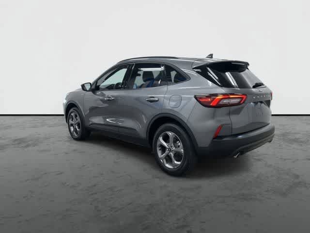 Used 2025 Ford Escape ST-Line Select AWD/4WD image 2