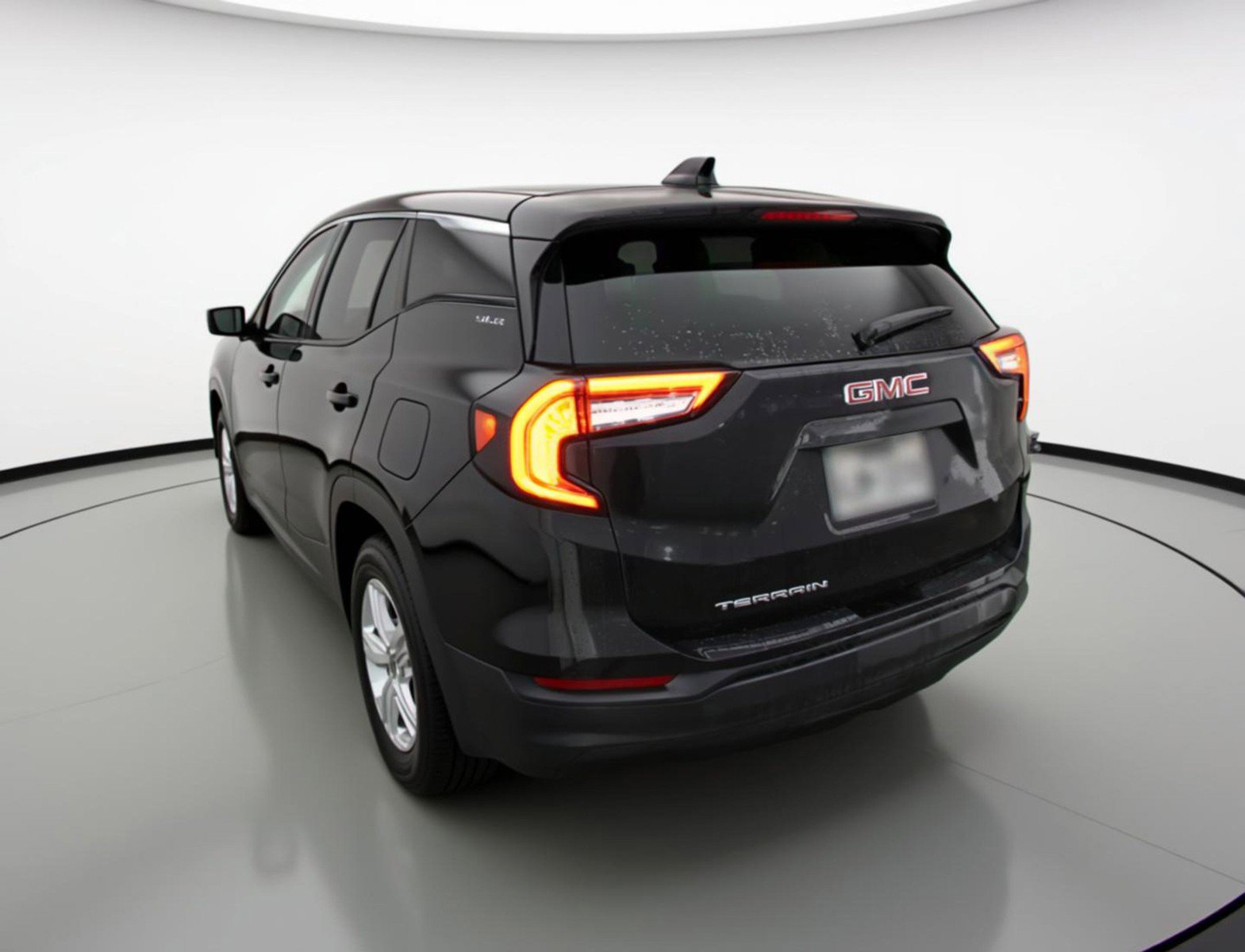 Used 2024 GMC Terrain SLE image 6