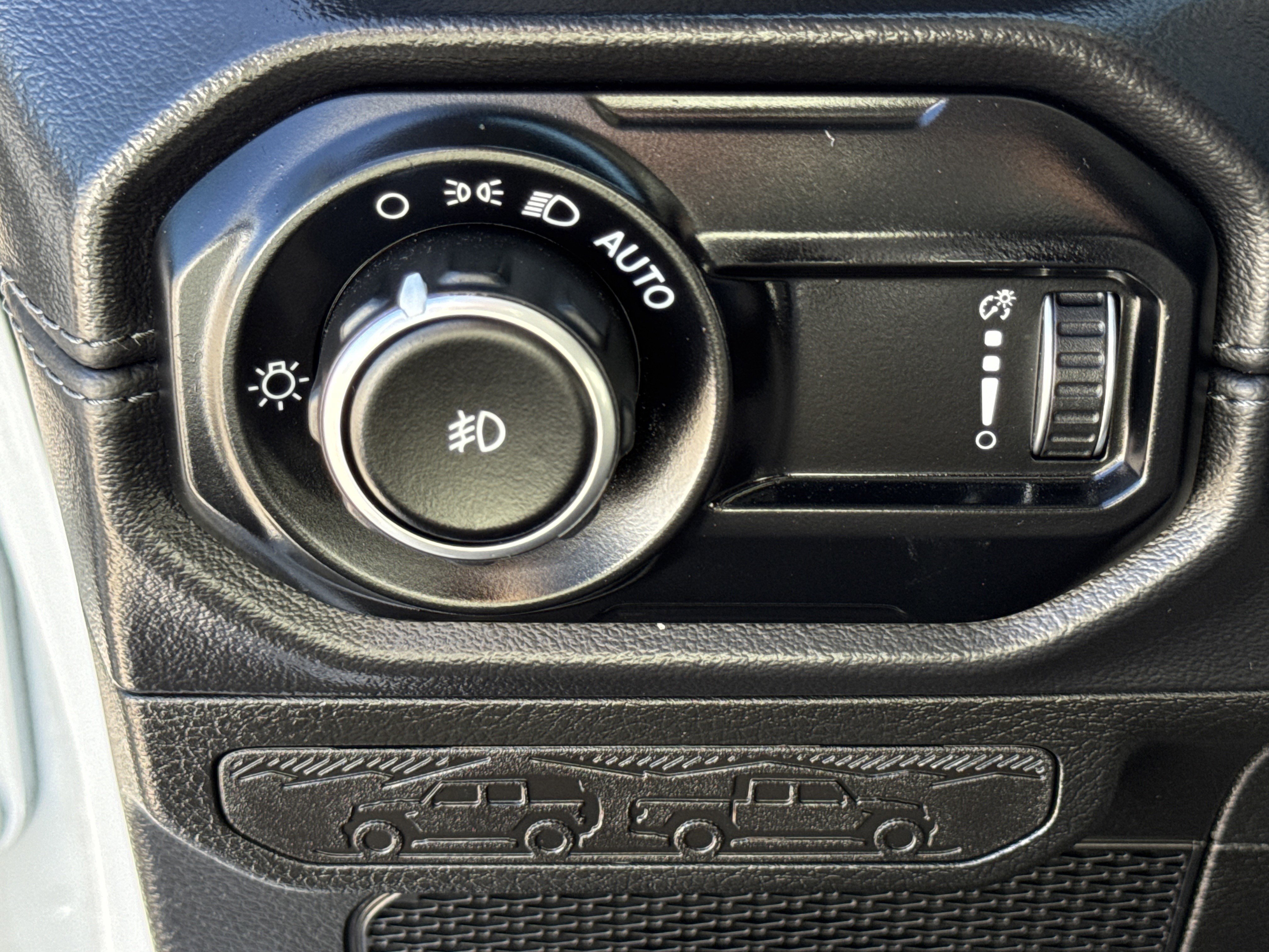 Used 2025 Jeep Wrangler Unlimited Rubicon image 26