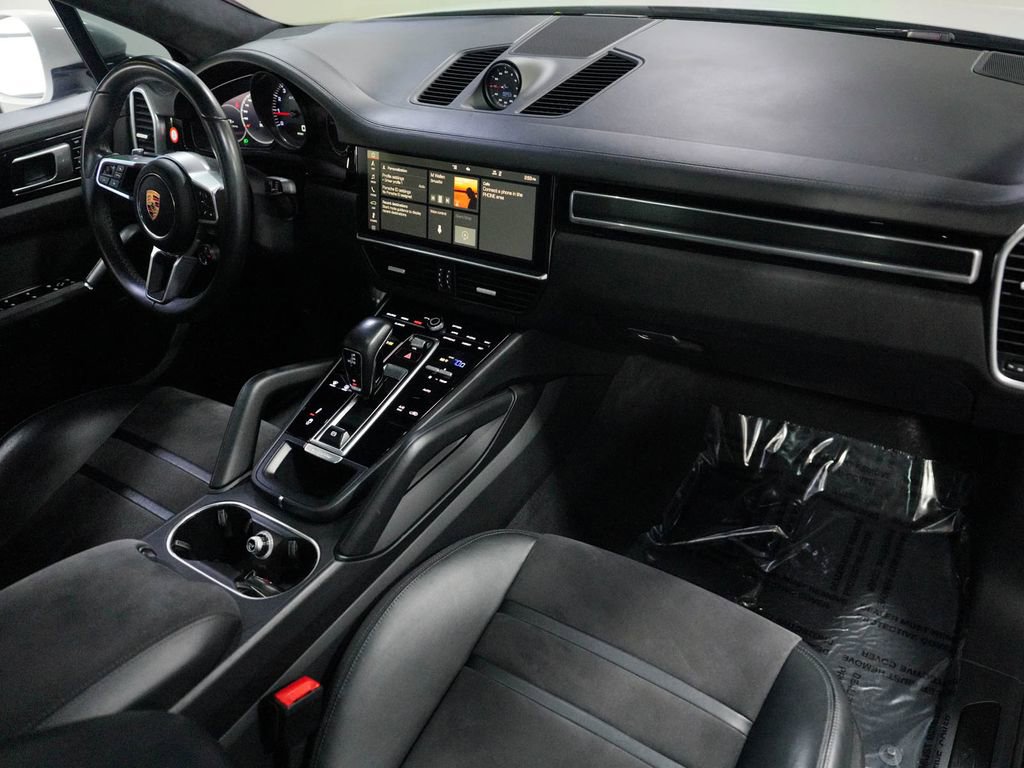 Used 2021 Porsche Cayenne GTS AWD/4WD image 38