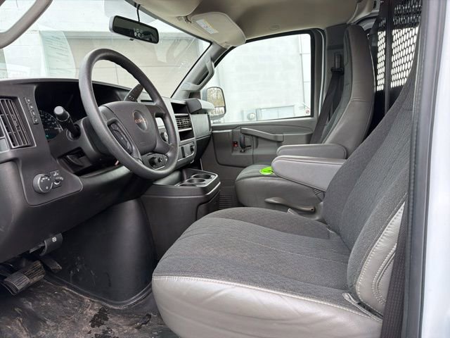 Used 2024 GMC Savana 2500 w/ Driver Convenience Package image 12