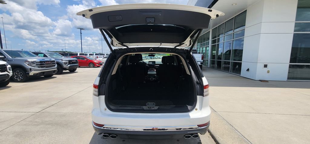 Used 2020 Lincoln Aviator Reserve w/ Equipment Group 201A AWD/4WD image 23