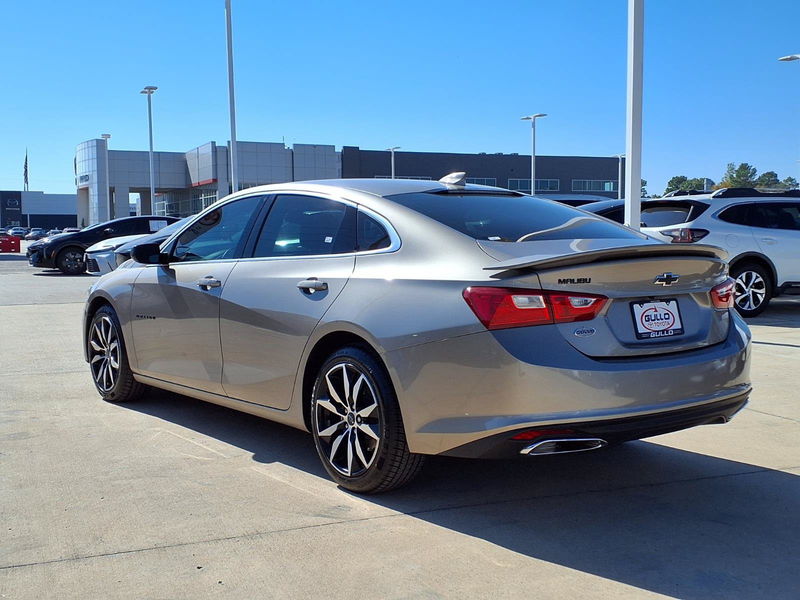 Used 2022 Chevrolet Malibu RS FWD image 2