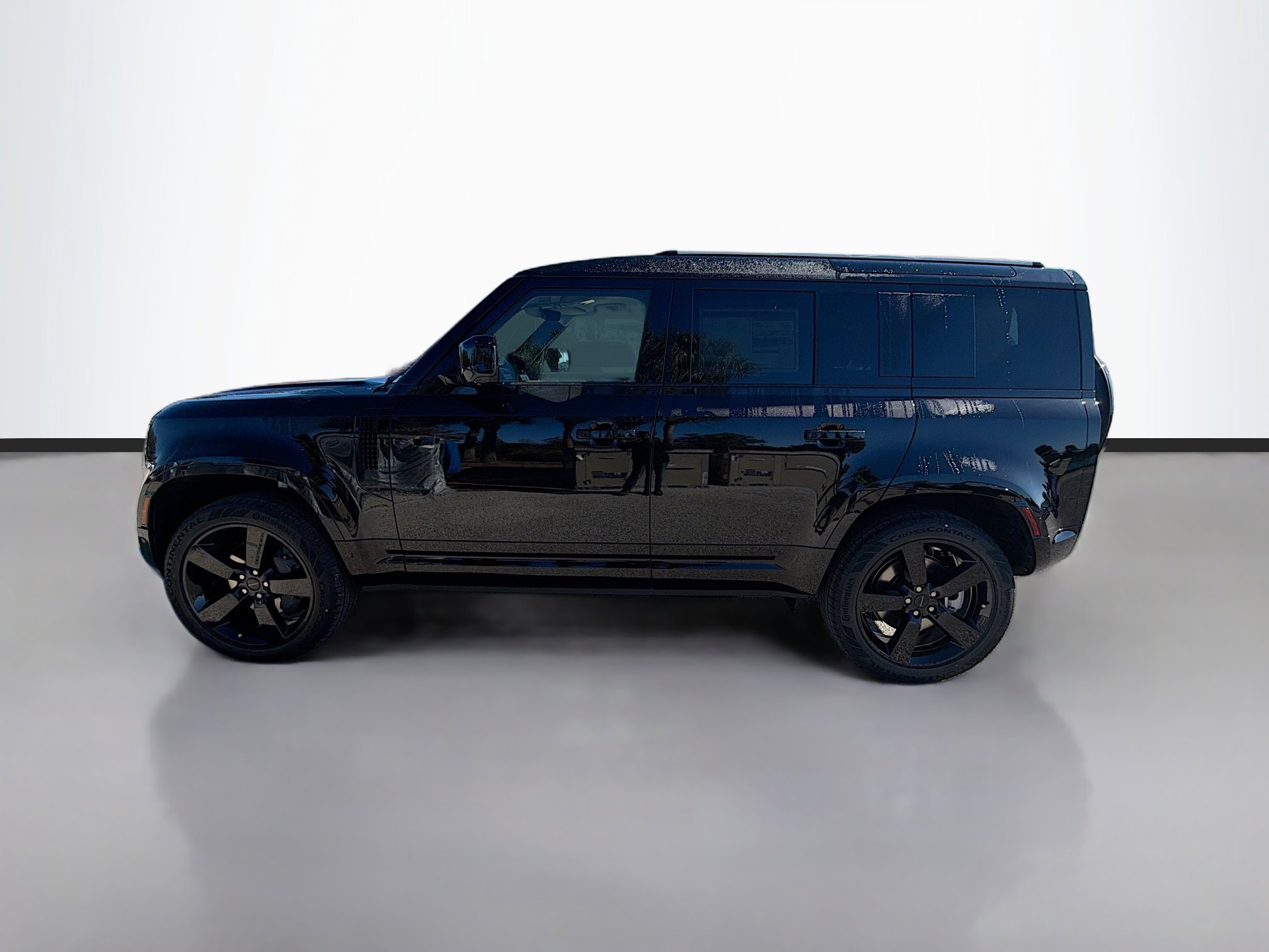 New 2026 Land Rover Defender 110 X-Dynamic SE image 2