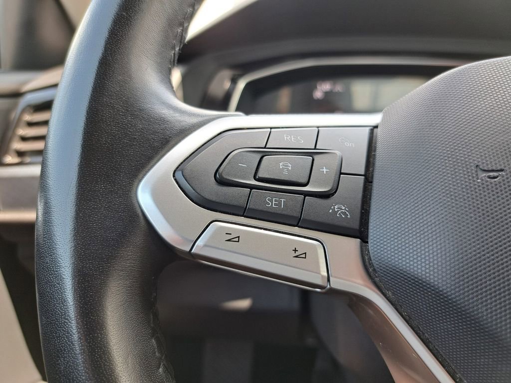Used 2024 Volkswagen Jetta SE image 14