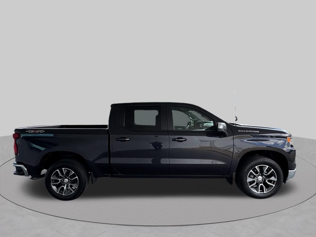 Used 2023 Chevrolet Silverado 1500 LT AWD/4WD image 7