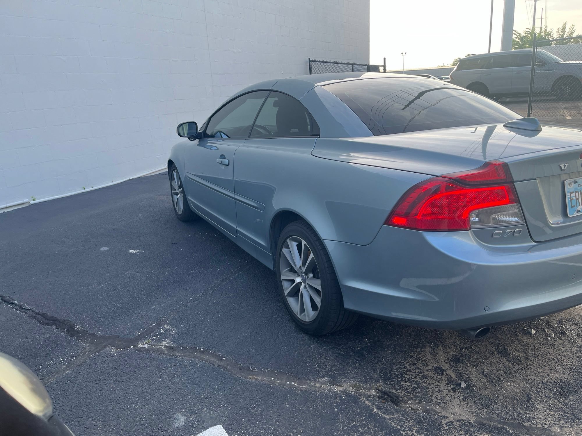 Used 2013 Volvo C70 T5 w/ Climate Pkg FWD image 2