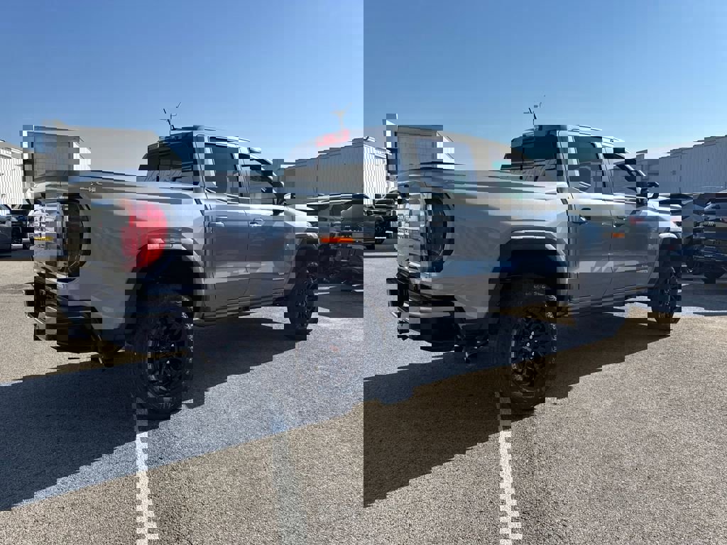 New 2026 GMC Canyon Elevation w/ Convenience Package image 5