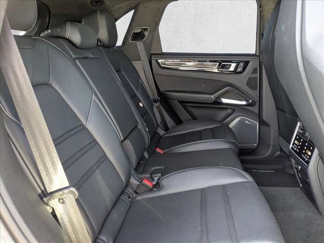 Used 2022 Porsche Cayenne Turbo image 16