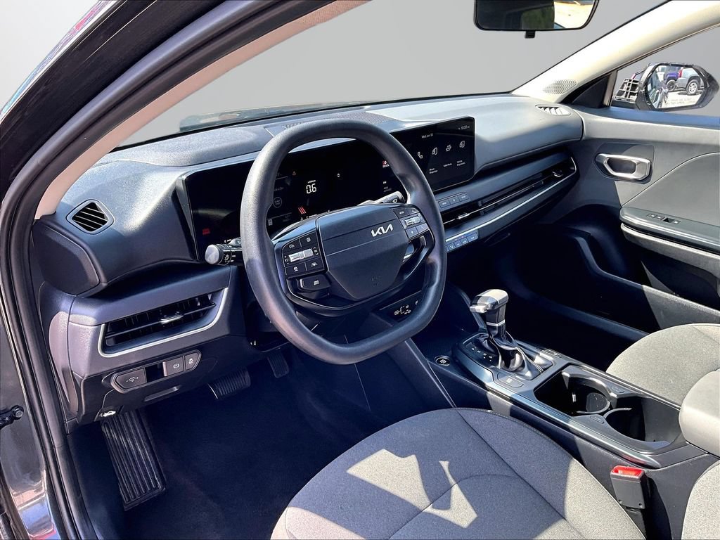 Used 2025 Kia K4 FWD image 12