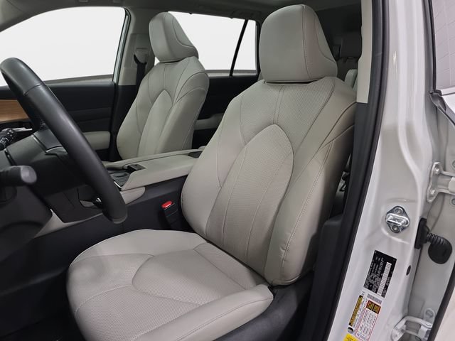 Certified 2025 Toyota Grand Highlander AWD image 12