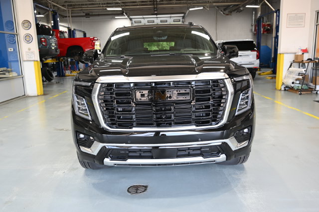 New 2026 GMC Yukon XL Denali w/ Denali Reserve Package AWD/4WD image 2