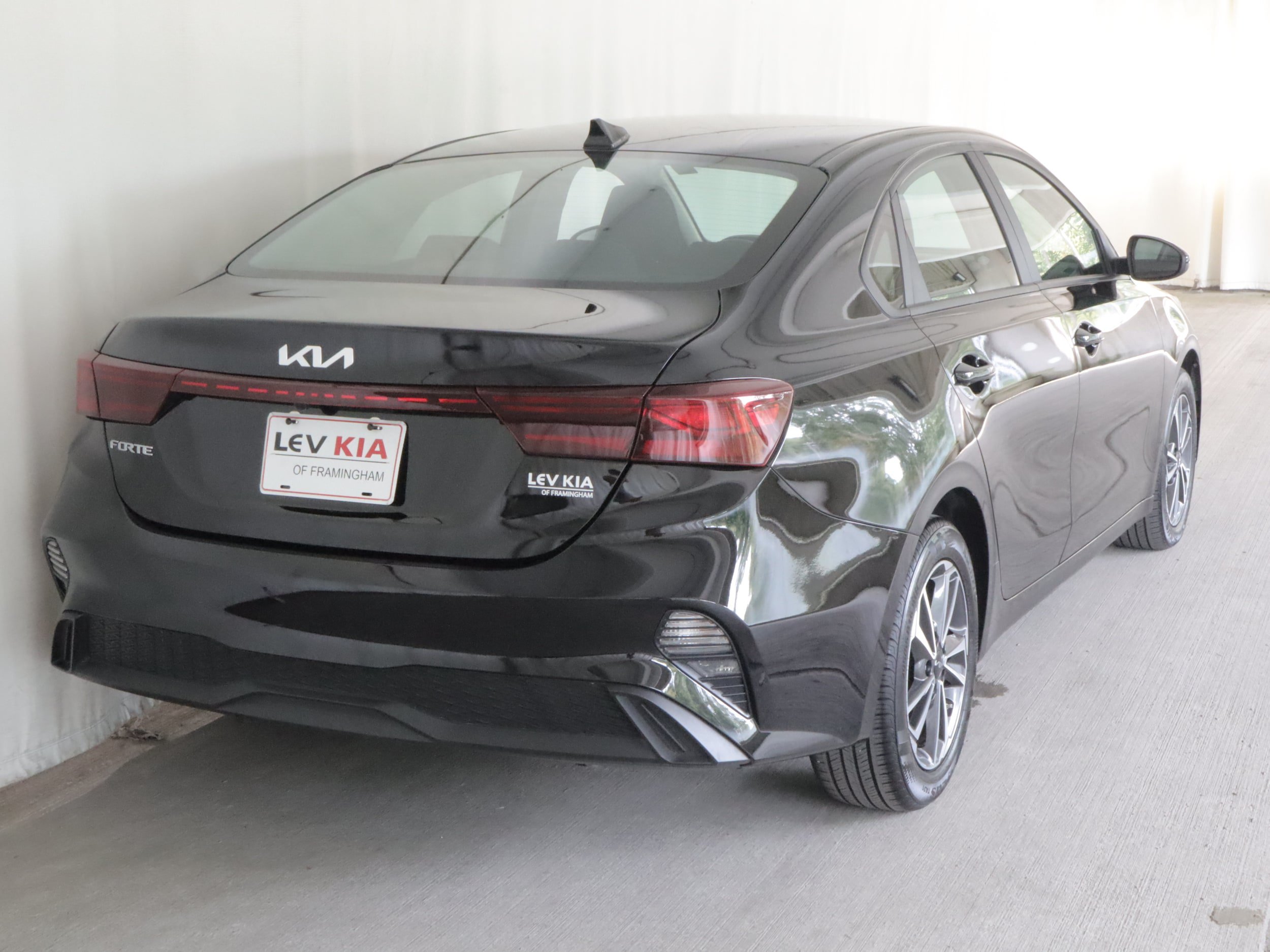 Used 2023 Kia Forte LXS FWD image 5