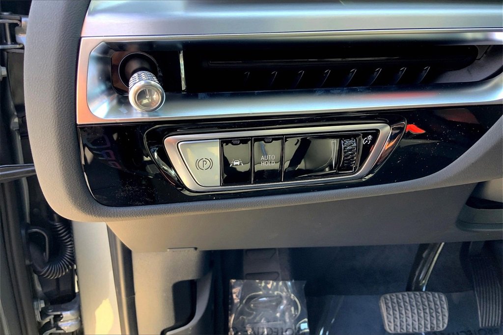 New 2025 Cadillac Lyriq Luxury image 20