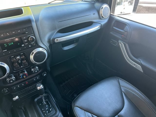 Used 2015 Jeep Wrangler Unlimited Sahara w/ Max Tow Package AWD/4WD image 31