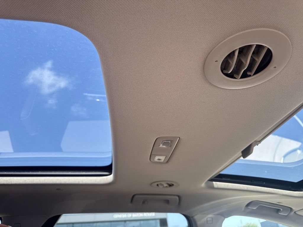 Used 2018 Buick Enclave Avenir w/ Avenir Technology Package FWD image 13