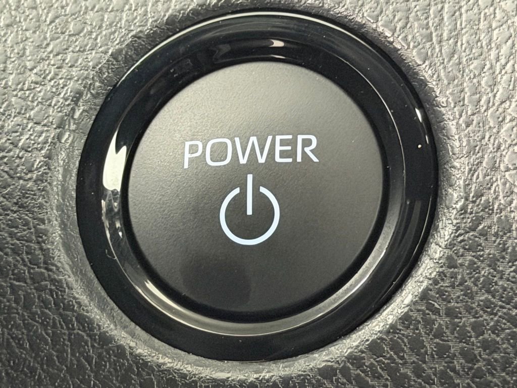 Used 2026 Toyota Camry SE image 28