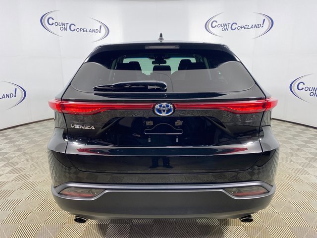 Certified 2023 Toyota Venza LE image 5